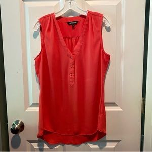 Sleeveless V-Neck Express Shirt